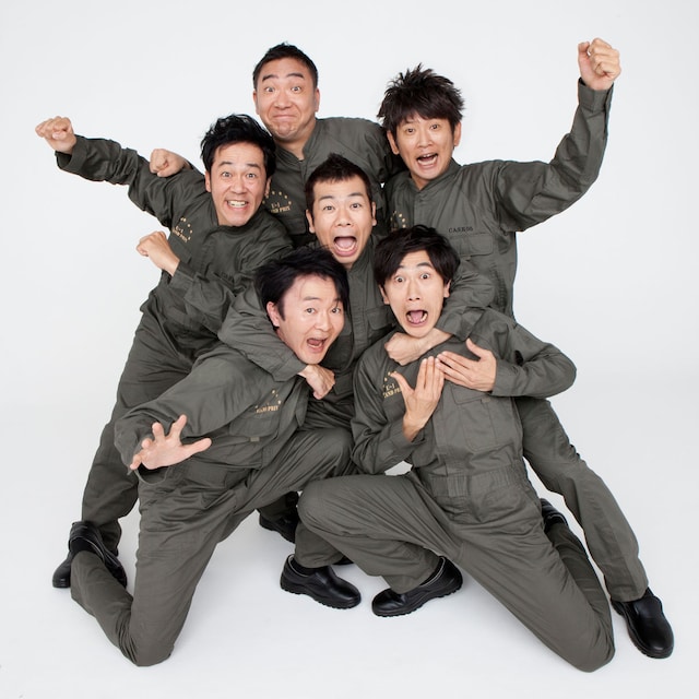 「U-1グランプリ case05 『ジョビジョバ』 」に出演する、石倉力（上）、坂田聡（上段左）、マギー（中央）、長谷川朝晴（上段右）、木下明水（下段左）、六角慎司（下段右）。