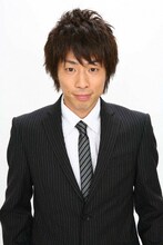 「マッチング・ラブ」MCのロンドンブーツ1号2号・田村淳。(c)TBS