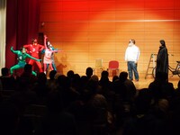 ヒーローショーの様子。