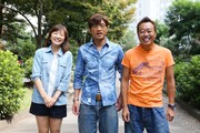 「モヤモヤさまぁ～ず2」に出演中のさまぁ～ずと狩野恵里。(c)テレビ東京