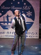 オアシス「モーニング・グローリー」の歌い方を真似るRG。