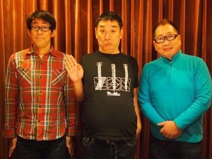 「ピエール瀧・ビビる大木 おっさんニュース年録2013」に出演する（左から）ビビる大木、ピエール瀧、中村尚登ニュースデスク。(c)TBSラジオ