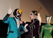 ご当地ヒーローを紹介するゴー☆ジャス（中央）。