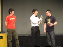 「ダイナマイト関西2014」予選トーナメントを行ったケンドーコバヤシと博多大吉。