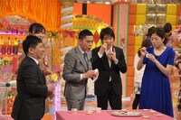 「全国おもしろニュースグランプリ2013」の一場面。(c)テレビ朝日