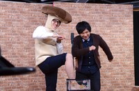 漫才「忍者」をアドバイスの通りに修正して披露するアルコ＆ピース。