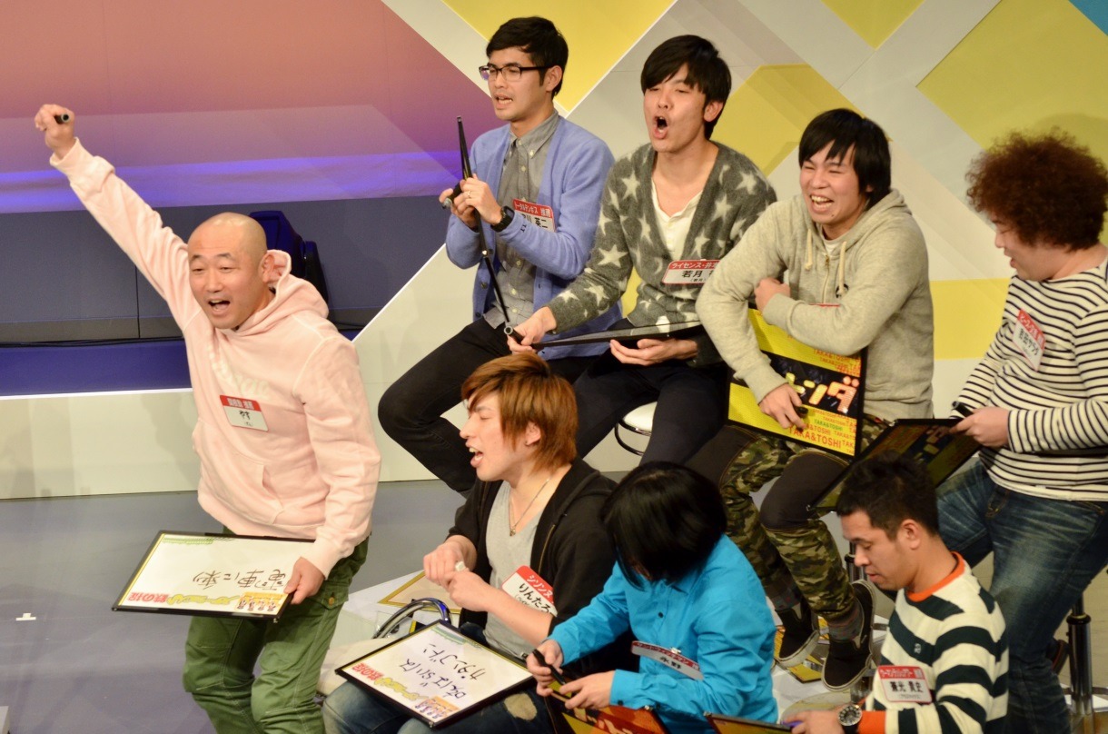 ずんのやす（左端）が決勝進出を決めた瞬間。
