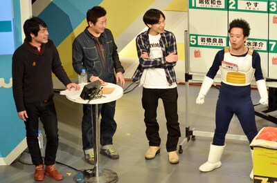 MCを務めた（左から）麒麟・川島、桂三度、インパルス板倉と、R藤本。