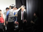 セイワを愛でる三四郎・相田。