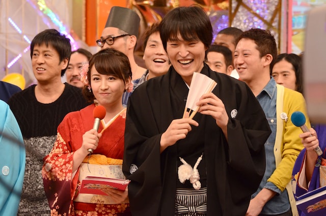 「今年も生だよ！笑いっぱなしのお正月！～2014年ざっくり新年会～」のMCを務めた千原ジュニア。