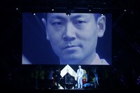 GAG少年楽団・福井公開プロポーズの様子。