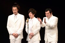 ライブ「グランジpresents『豚で終わるか狼で死ぬか新春SP』」の様子。