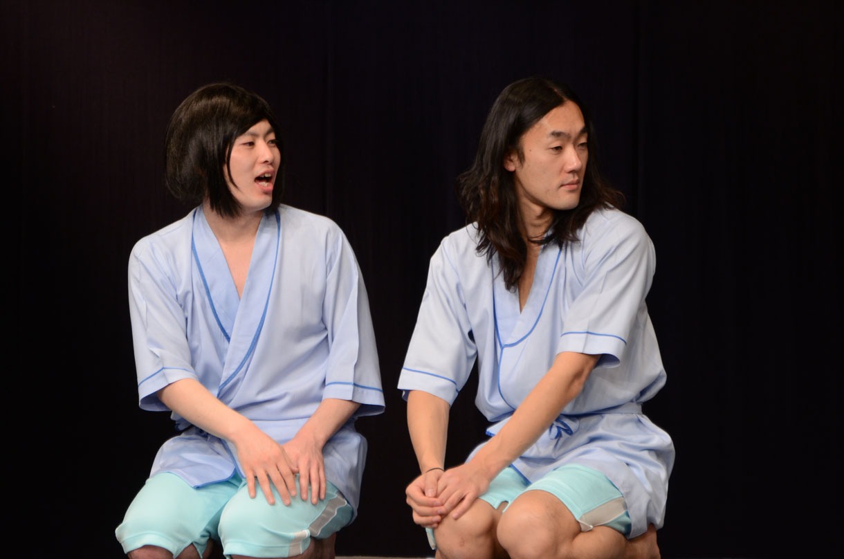 ライブ「グランジpresents『豚で終わるか狼で死ぬか新春SP』」の様子。