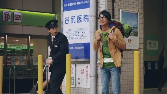 テレビCM「阪神沿線物語」に出演しているハマカーン。