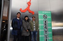 おぎやはぎと大宮エリー（中央）。