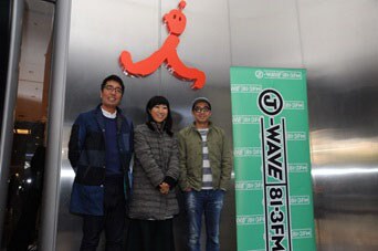 おぎやはぎと大宮エリー（中央）。