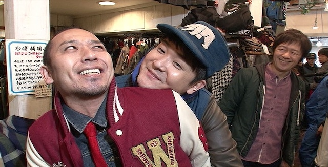 「いろはに千鳥」で大宮のセレクトショップCM撮影の脚本、演出、出演を担当した千鳥。(c)テレビ埼玉