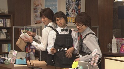 コント「イケメン書店」(c)NHK