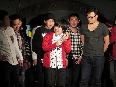 キングオブコメディ高橋に電話するラブレターズ溜口。