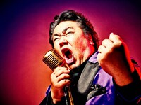 石塚英彦のアーティスト写真