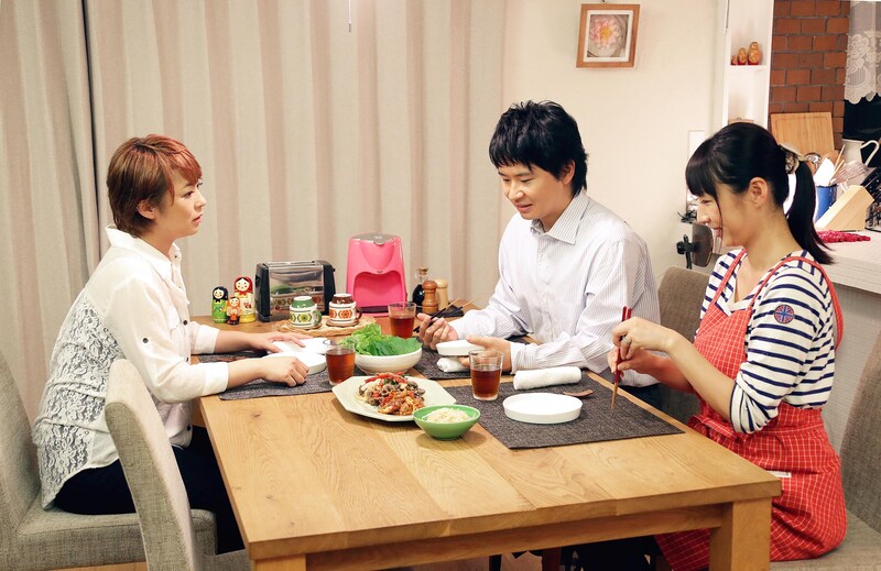 オードリー若林（中央）、酒井若菜（右）、佐藤仁美（左）が出演する「終電ごはん」の一場面。(c)テレビ東京