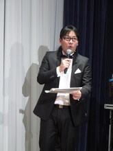 NON STYLEと絶妙な掛け合いを見せたコトブキツカサ。