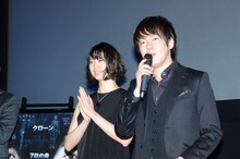 山下リオ（左）が「気になっている芸人」として登場したウーマンラッシュアワー村本（右）。