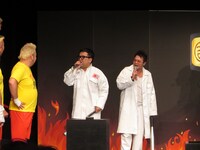 ナウリーダー軍の助っ人として登場した佐田と久保田。大吉から最後に「劇場では面白いんです」とフォローが。