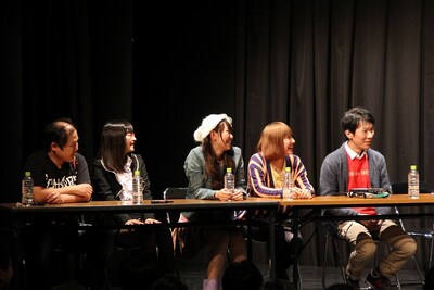 「ぱちんこお笑いライブ～ZAZAで行こう!!」第1弾の様子。(c)吉本興業