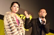 (左から)中島美嘉、品川ヒロシ。