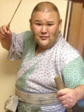 東京・新橋演舞場にて、2月公演「母をたずねて膝栗毛」に出演中の安田大サーカスHIRO。(c) 松竹芸能