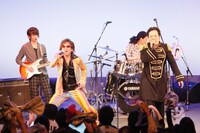 「球春到来！キャンプインだよマリーンズ応援初めinよしもと幕張イオンモール劇場」の様子。