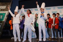 「鶏プル（トリプル）丼」を担当したロバート。