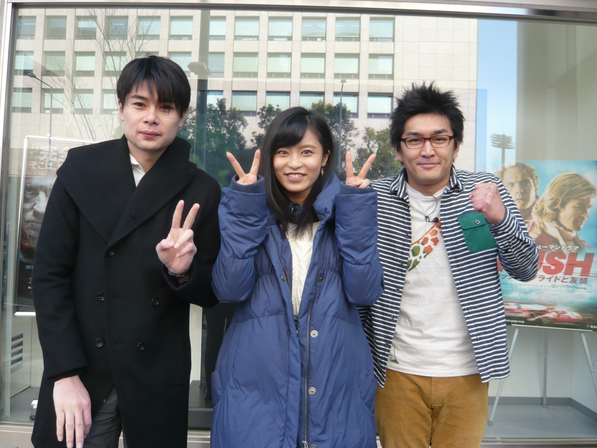 平成ノブシコブシと小島瑠璃子（中央）。(c)テレビ朝日