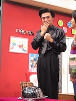 「夕飯どきでもないのに」と嘯くひとり。