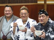 サンドウィッチマンと豊ノ島関。