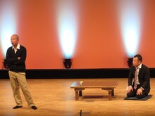 賄賂がテーマのバイきんぐのコント。