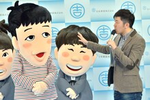 小籔キャラとあべこうじ（右）。