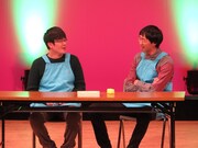 旅行土産について話し合うラバーガールのコント。