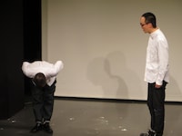 「心のブスNO.1決定戦」優勝者・吉田のきれいなお辞儀。