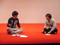 1回目、開場直前まで稽古を続ける2人。