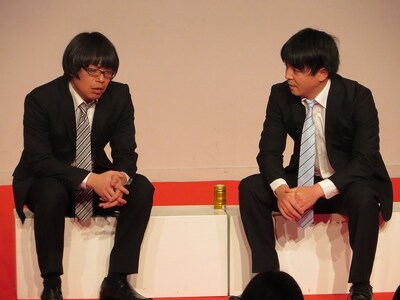 犬の心単独ライブ「2月犬」の一場面。