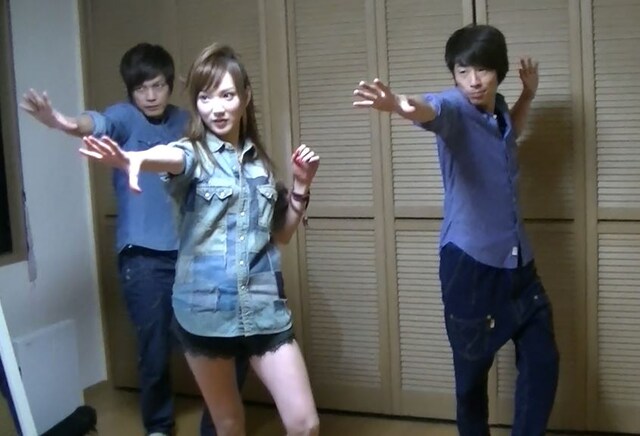 オテハイ動画「【奇跡】『お手を拝借！もういっちょ！』淳参上ver.」撮影の様子。(c)吉本興業