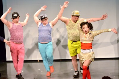 ダンスエクササイズに挑戦する「松竹芸能やせたい仲間達」の（左から）ムートン伊藤、コーヒールンバ平岡、ゼブライン鈴木と、キンタロー。。