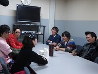 ウレロ☆未体験少女 #6「スリー、トゥー、ワン、カモン！」反省会の様子。