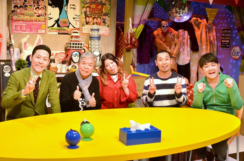 「特番！ライブ至上主義～ネタもトークもてんこ盛りスペシャル～」に出演する（左から）MCの東野幸治と、村上ショージ、バターぬりえ、千鳥。
