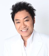 コロッケ、新生ロボコップとロボットダンス対決