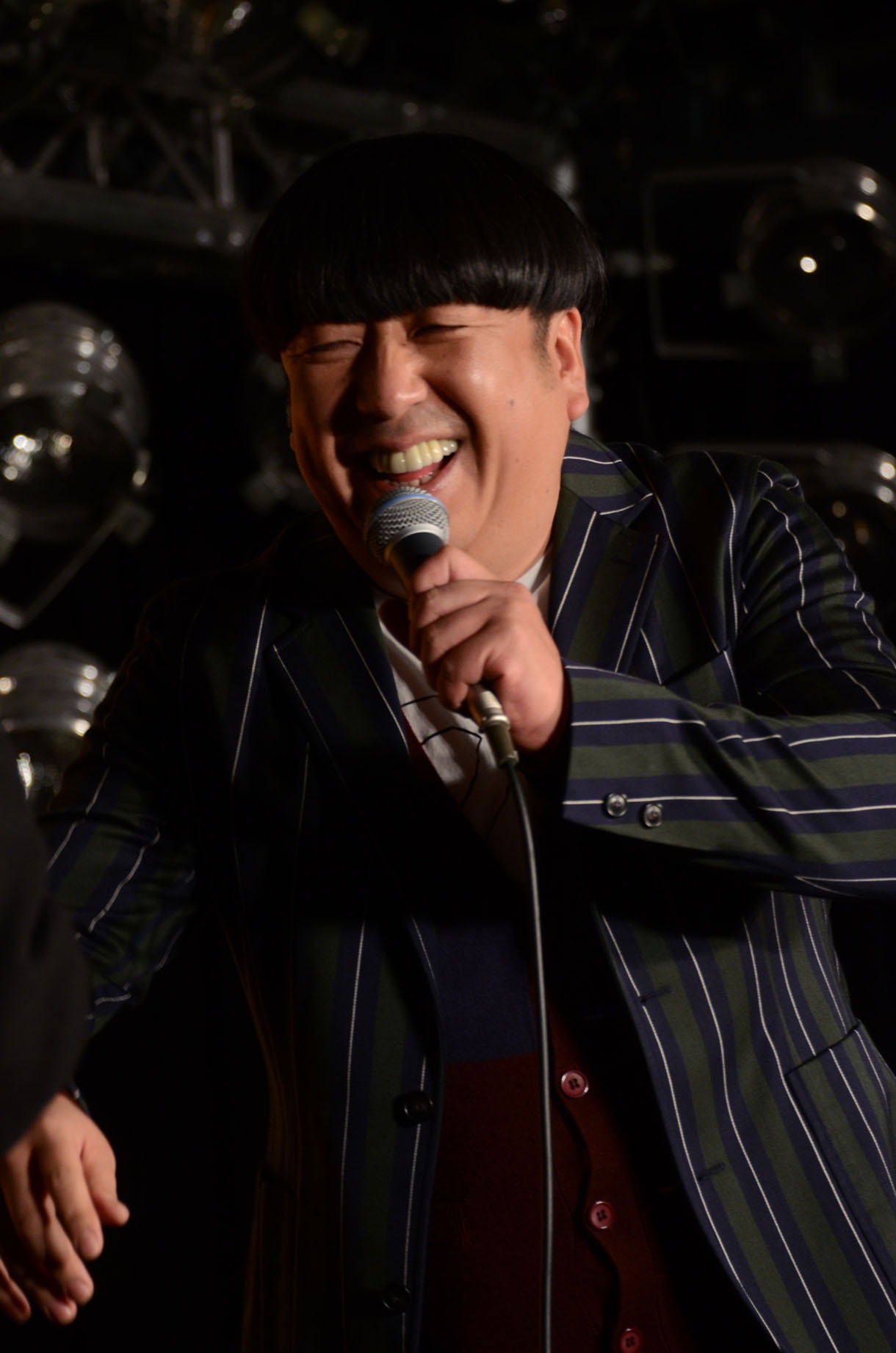 バナナマン日村