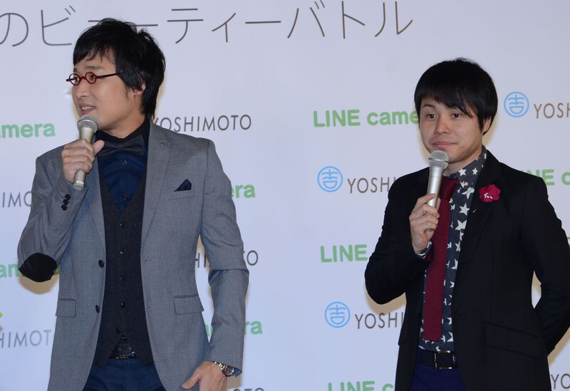 “新旧ブサイクチャンピオン”としてイベントに登場した南海キャンディーズ山里（左）とNON STYLE井上（右）。