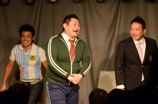 オテンキ。大雪の中で会場へ足を運んだファンに感謝していた。